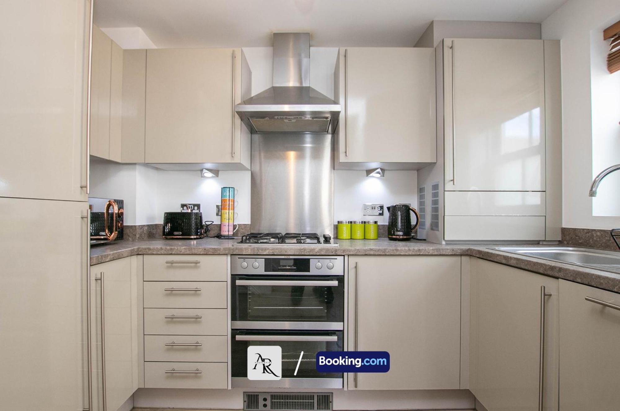 Cozy House By Ar Properties Short Lets & Serviced Accommodation Colchester Exterior photo